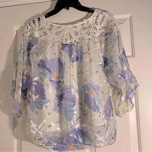 Anthropologie Flowy Top Size 2